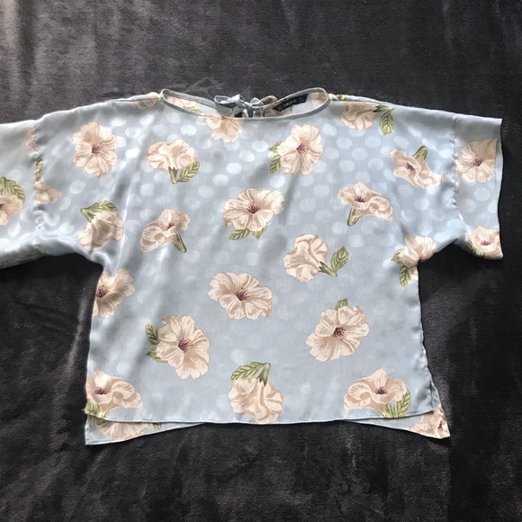 Beautiful Zara basic top - Picture 2 of 6